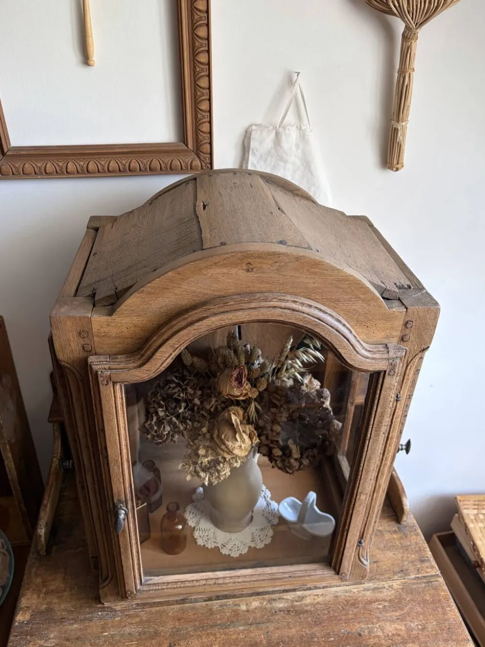 Vitrine en bois