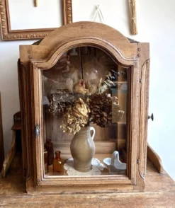 Vitrine en bois