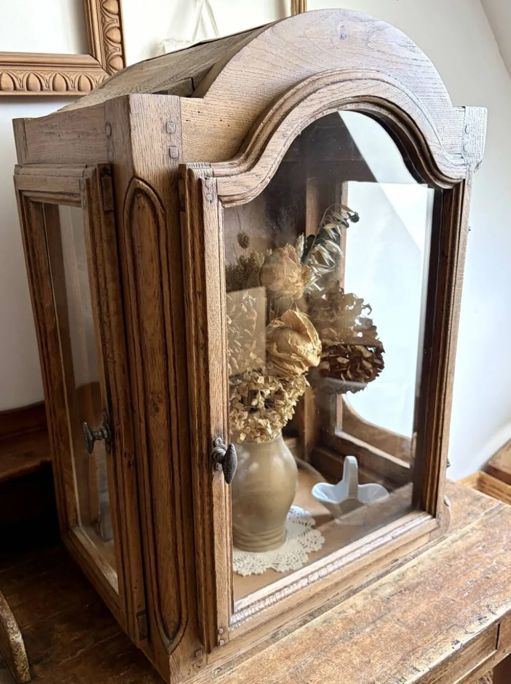 Vitrine en bois
