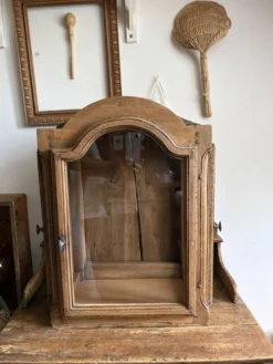 Vitrine en bois