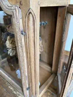 Vitrine en bois