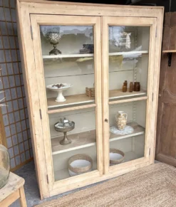 Vitrine en bois