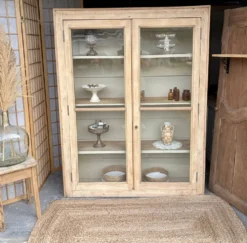 Vitrine en bois