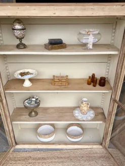 Vitrine en bois