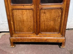 Vitrine en bois blanc style anglais