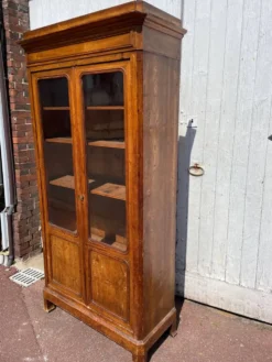Vitrine en bois blanc style anglais