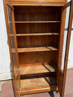 Vitrine en bois blanc style anglais