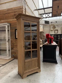 Vitrine en chêne début XXème