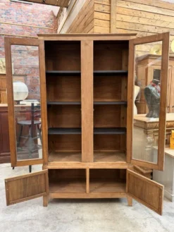 Vitrine en chêne début XXème
