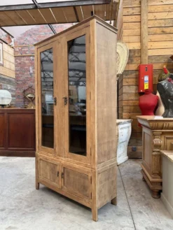 Vitrine en chêne début XXème