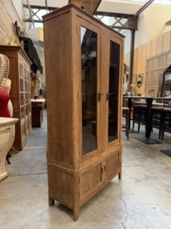 Vitrine en chêne début XXème