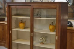 Vitrine en chêne des années 1940