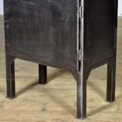 Vitrine en fer et en verre vintage, années 1970