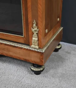 Vitrine en Marqueterie de Bois de Rose & Merisier, style Napoléon III- 2ème partie XIXe