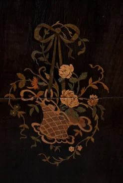 Vitrine en Marqueterie de Bois précieux, style Transition Louis XV Louis XV