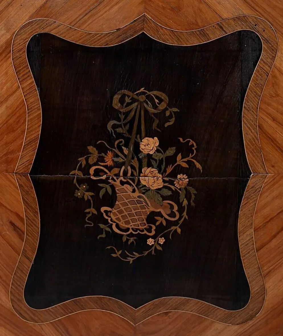 Vitrine en Marqueterie de Bois précieux, style Transition Louis XV Louis XV