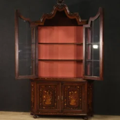 Vitrine en marqueterie néerlandaise du 20e siècle
