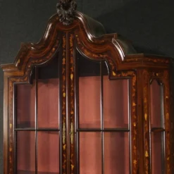 Vitrine en marqueterie néerlandaise du 20e siècle