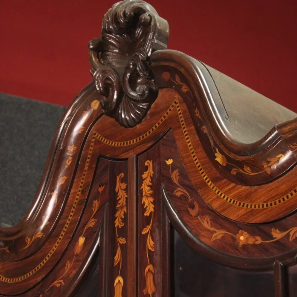 Vitrine en marqueterie néerlandaise du 20e siècle
