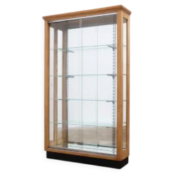 Vitrine en noyer blond à portes coulissantes en verre – XXe siècle