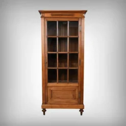 Vitrine en Noyer, style Louis XVI – Début XXe