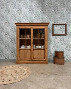 Vitrine en pin (rénovée)