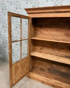 Vitrine en pin (rénovée)