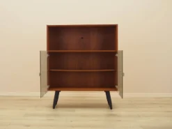 Vitrine en teck avec portes en verre, Danemark, années 1970