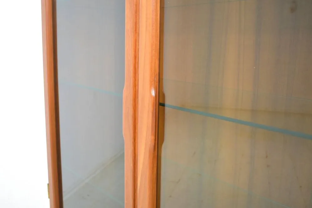 Vitrine en teck massif danois des années 1960, vintage scandinave