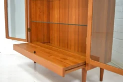 Vitrine en teck massif danois des années 1960, vintage scandinave