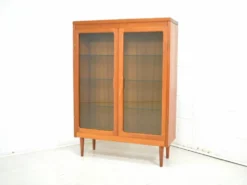 Vitrine en teck massif danois des années 1960, vintage scandinave