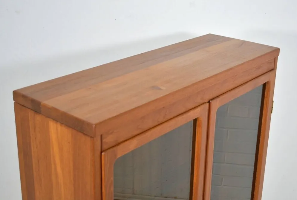 Vitrine en teck massif danois des années 1960, vintage scandinave
