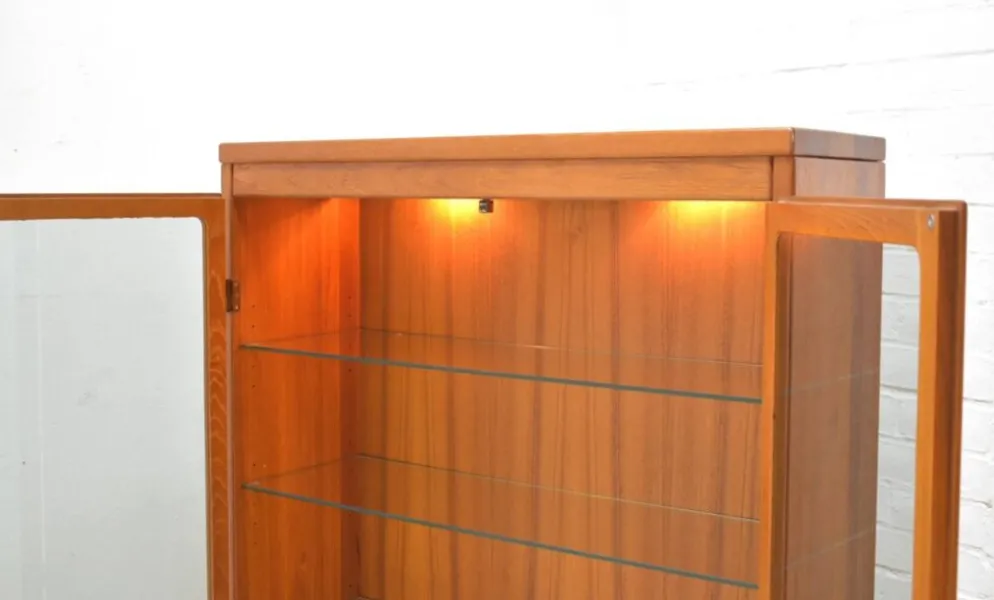 Vitrine en teck massif danois des années 1960, vintage scandinave