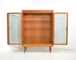 Vitrine en teck massif danois des années 1960, vintage scandinave