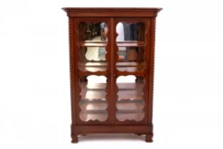 Vitrine, Europe occidentale, vers 1900.