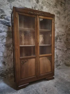 Vitrine française vintage en hêtre, bibliothèque à porte vitrée, meuble Art déco, vers 1930–1950
