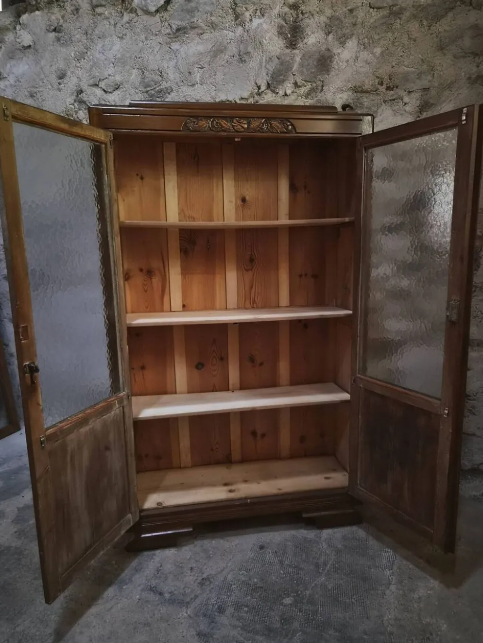 Vitrine française vintage en hêtre, bibliothèque à porte vitrée, meuble Art déco, vers 1930–1950