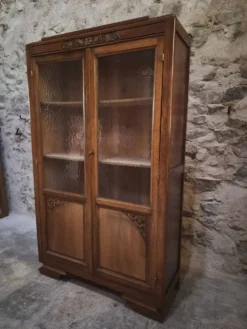 Vitrine française vintage en hêtre, bibliothèque à porte vitrée, meuble Art déco, vers 1930–1950