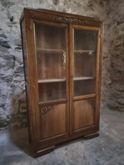 Vitrine française vintage en hêtre, bibliothèque à porte vitrée, meuble Art déco, vers 1930–1950