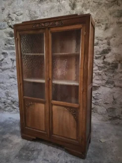 Vitrine française vintage en hêtre, bibliothèque à porte vitrée, meuble Art déco, vers 1930–1950