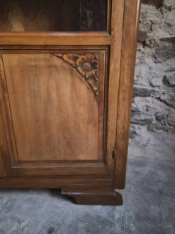 Vitrine française vintage en hêtre, bibliothèque à porte vitrée, meuble Art déco, vers 1930–1950