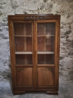 Vitrine française vintage en hêtre, bibliothèque à porte vitrée, meuble Art déco, vers 1930–1950