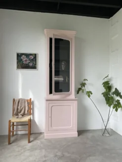 Vitrine haute rose poudrée