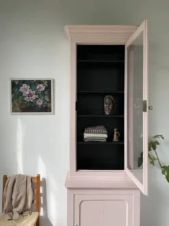 Vitrine haute rose poudrée