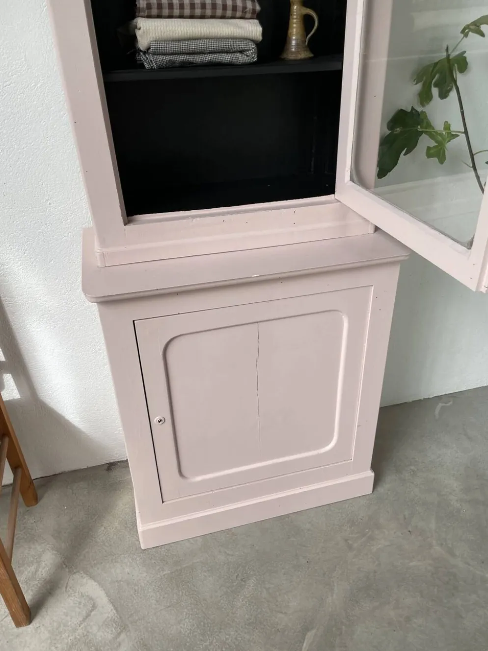 Vitrine haute rose poudrée