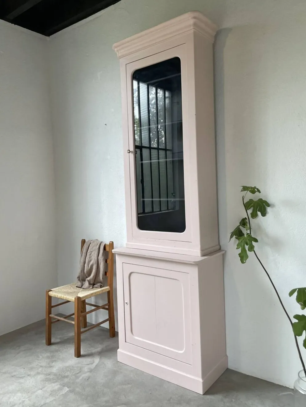 Vitrine haute rose poudrée