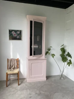 Vitrine haute rose poudrée