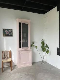 Vitrine haute rose poudrée