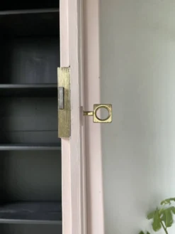 Vitrine haute rose poudrée