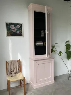 Vitrine haute rose poudrée